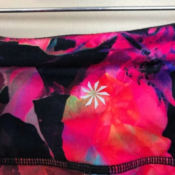 Athleta Chaturanga Capri Leggings Multi-Color Floral Size Small - Picture 4 of 5